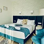 Bed & Breakfast Duna Corner Panzio