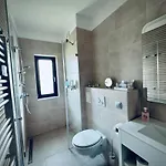 Duna Corner Panzio Bed & Breakfast 4*
