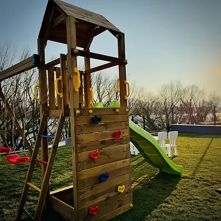 Duna Corner Panzio Nocleg ze śniadaniem Kismaros