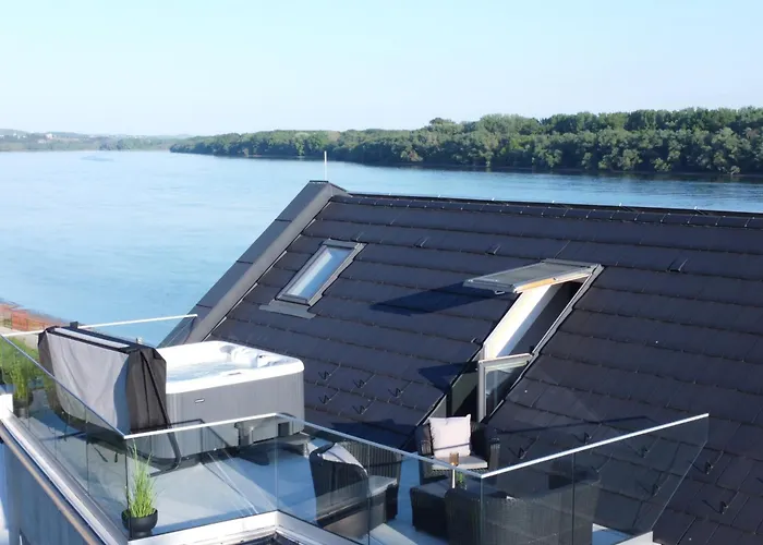 Duna Corner Panzio Nocleg ze śniadaniem 4*