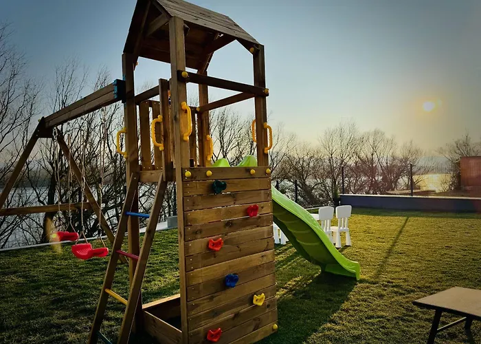 Duna Corner Panzio Nocleg ze śniadaniem Kismaros