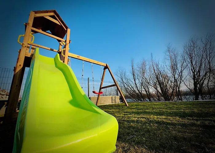 Duna Corner Panzio Nocleg ze śniadaniem Kismaros